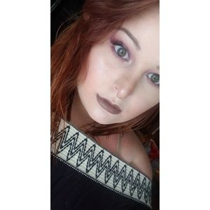 Meet your Posher, Carrie